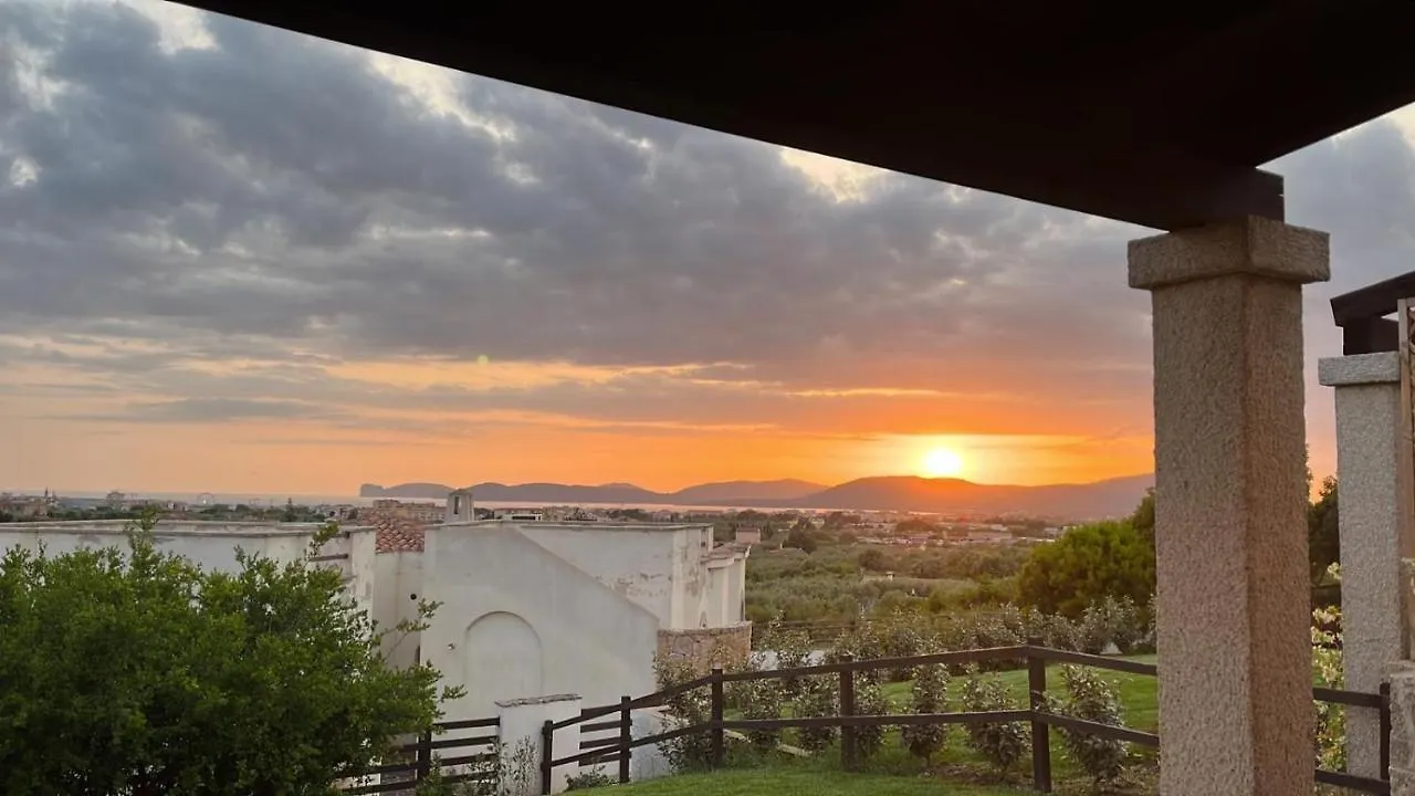 Villetta A Schiera Con Giardino Privato E Vista Mare Alghero 0*,  Itália